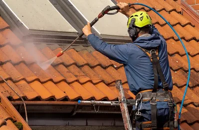 Démoussage et hydrofuge de toiture à Auxais